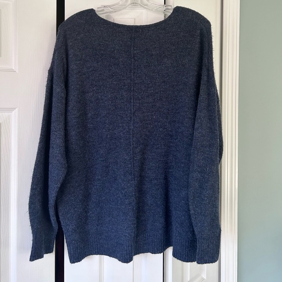 Navy H&M sweater - Picture 2 of 2